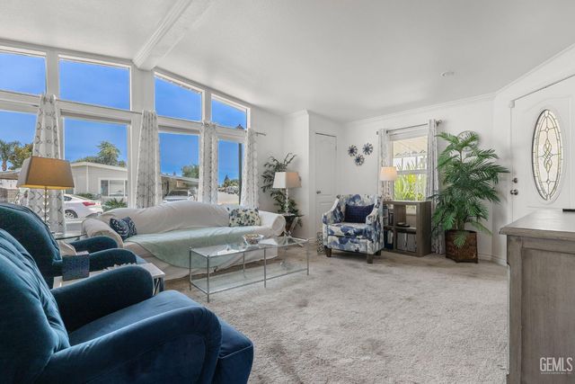 728 Underwood Court, Bakersfield, CA 93301