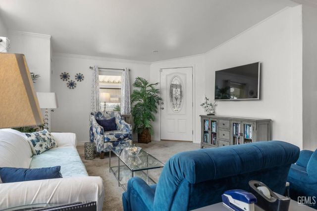 728 Underwood Court, Bakersfield, CA 93301