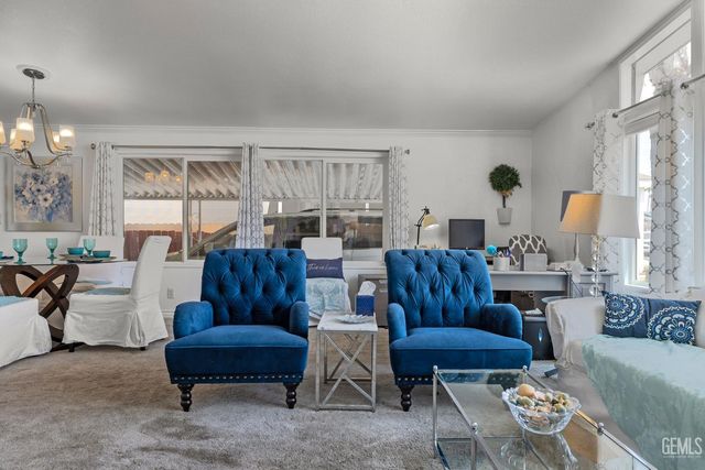 728 Underwood Court, Bakersfield, CA 93301