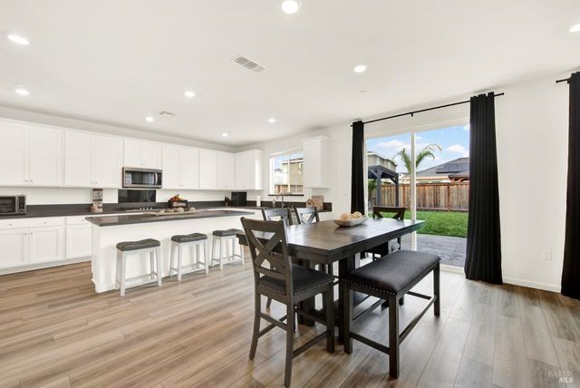 6018 Driver Ct, Vacaville, CA 95687