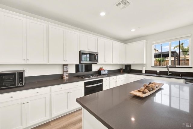 6018 Driver Ct, Vacaville, CA 95687