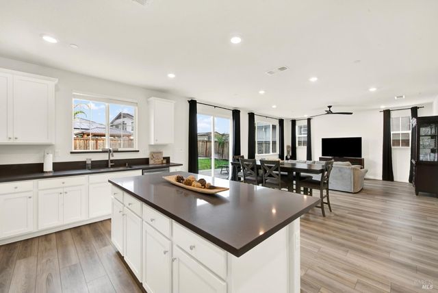 6018 Driver Ct, Vacaville, CA 95687