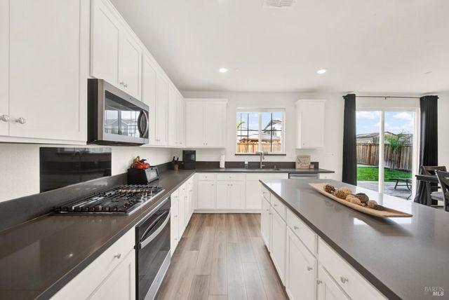 6018 Driver Ct, Vacaville, CA 95687