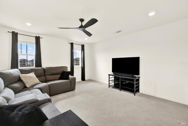 6018 Driver Ct, Vacaville, CA 95687