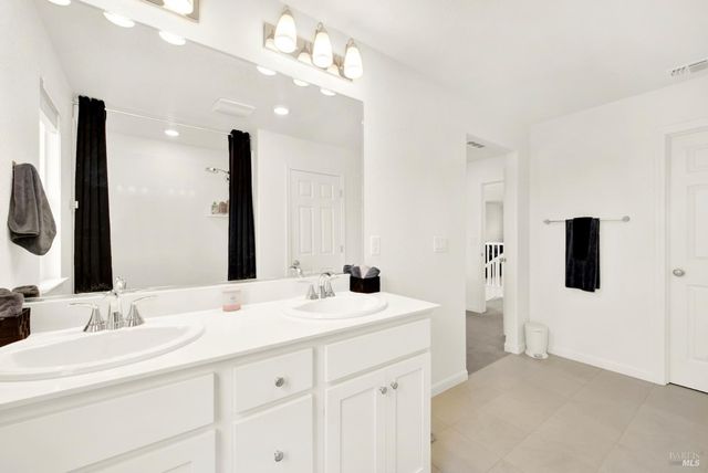 6018 Driver Ct, Vacaville, CA 95687