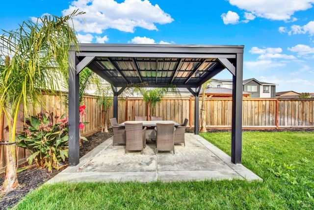 6018 Driver Ct, Vacaville, CA 95687