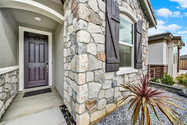 6018 Driver Ct, Vacaville, CA 95687