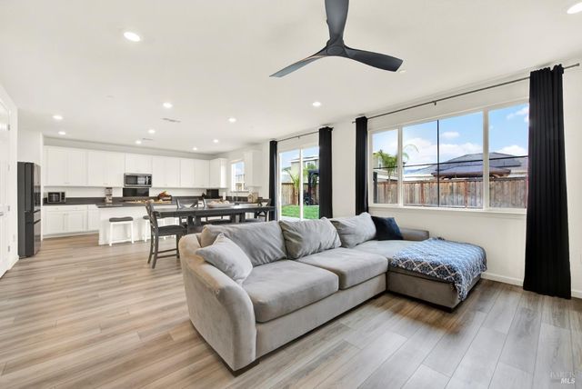 6018 Driver Ct, Vacaville, CA 95687