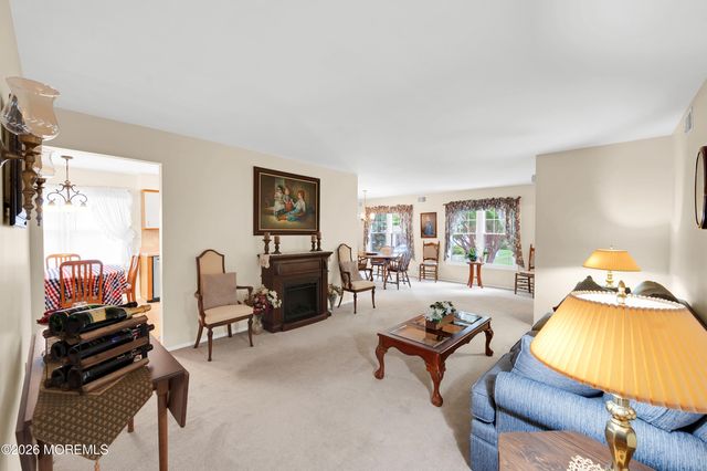 28 Nicole Court, Lakewood, NJ 08701