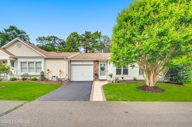 28 Nicole Court, Lakewood, NJ 08701