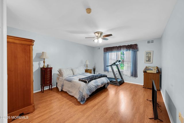 28 Nicole Court, Lakewood, NJ 08701