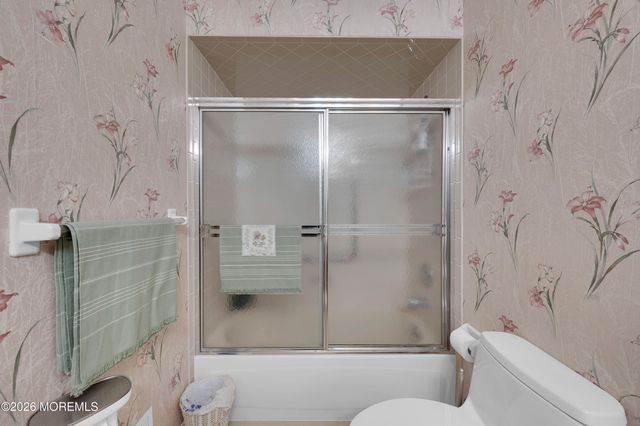 28 Nicole Court, Lakewood, NJ 08701