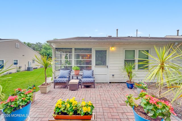 28 Nicole Court, Lakewood, NJ 08701