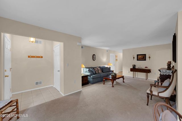 28 Nicole Court, Lakewood, NJ 08701