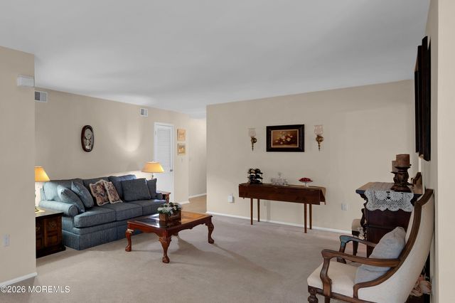 28 Nicole Court, Lakewood, NJ 08701