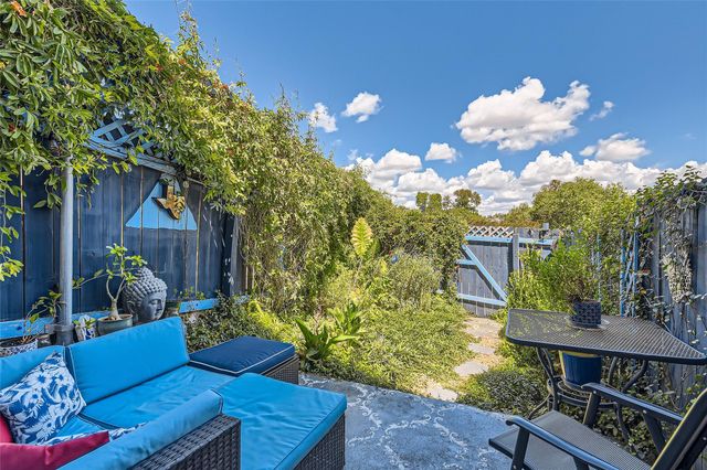 2000 Lightsey RD 3, Austin, TX 78704