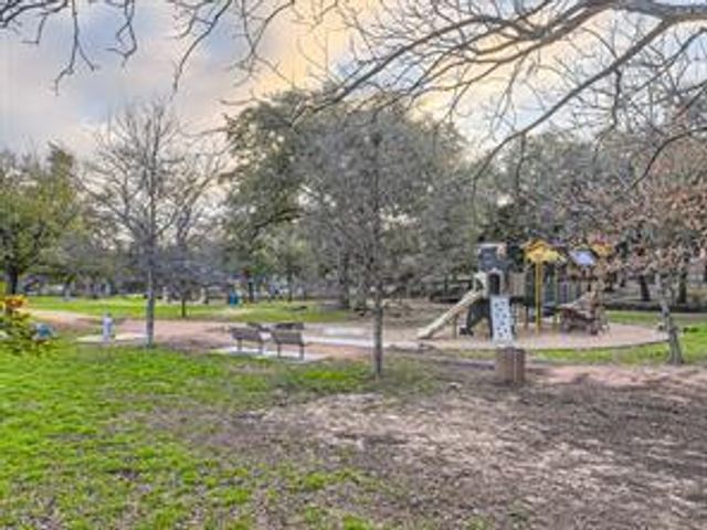 2000 Lightsey RD 3, Austin, TX 78704