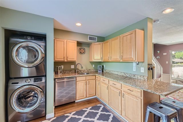 2000 Lightsey RD 3, Austin, TX 78704