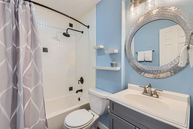 2000 Lightsey RD 3, Austin, TX 78704