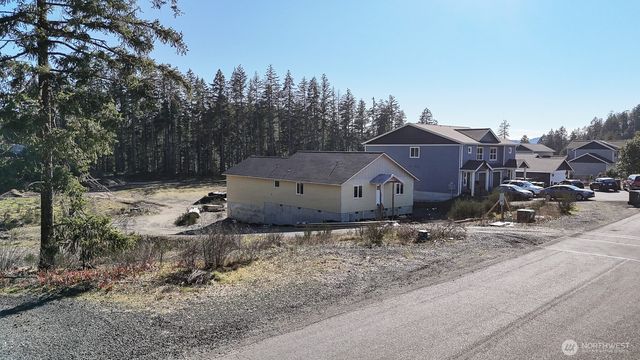 223 W B Street, Shelton, WA 98584