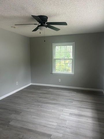 114 E Frazier St, Camden, TN 38320