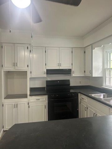 114 E Frazier St, Camden, TN 38320