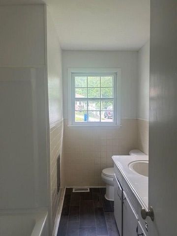 114 E Frazier St, Camden, TN 38320