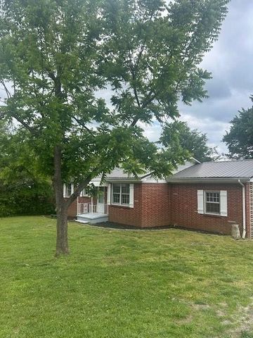 114 E Frazier St, Camden, TN 38320