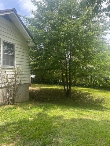 114 E Frazier St, Camden, TN 38320