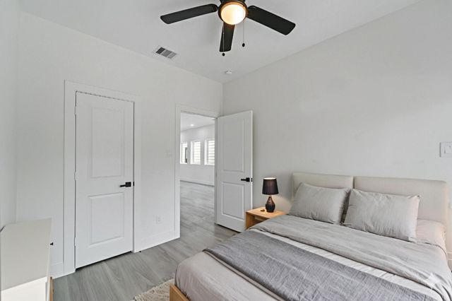 7709 Willow Street, Houston, TX 77088