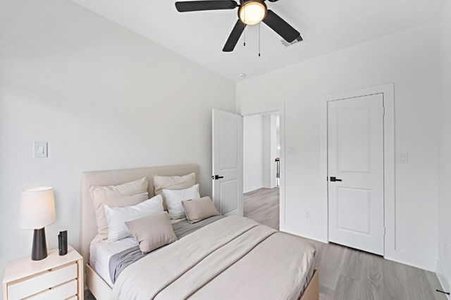 7709 Willow Street, Houston, TX 77088