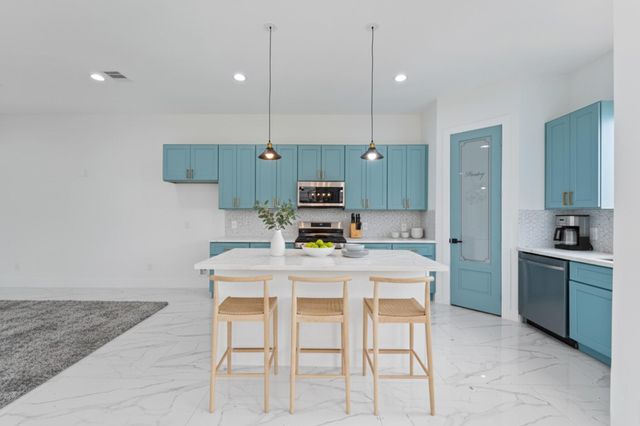 7709 Willow Street, Houston, TX 77088