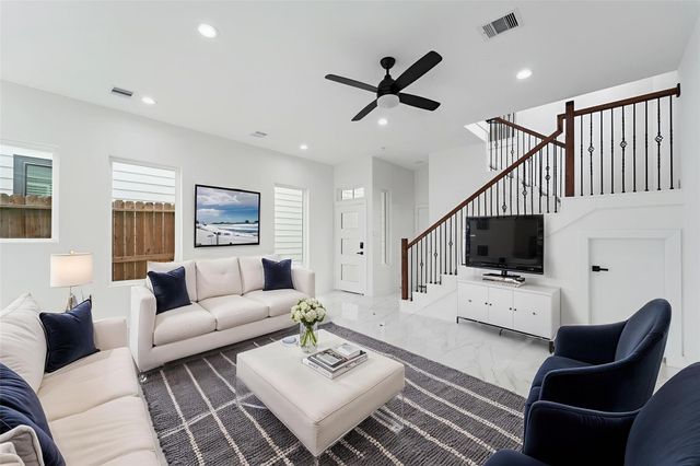 7709 Willow Street, Houston, TX 77088