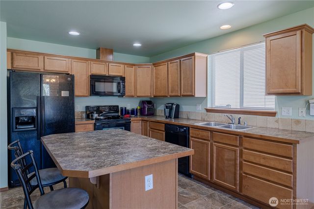 20402 5th Avenue Ct E, Spanaway, WA 98387