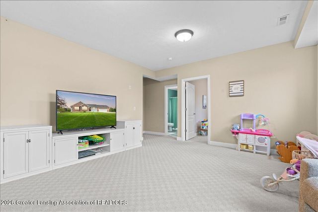 4995 W Cutler Road, Dewitt, MI 48820