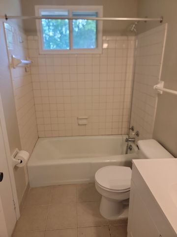 217 Sterling Rd A, Hendersonville, TN 37075