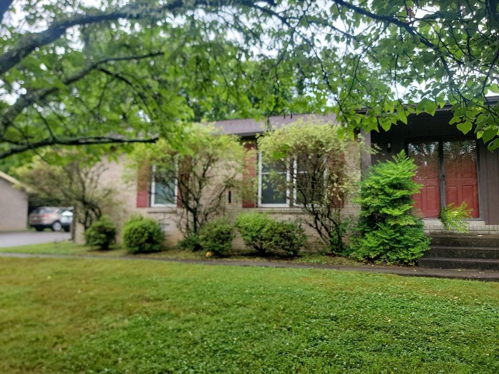 217 Sterling Rd A, Hendersonville, TN 37075