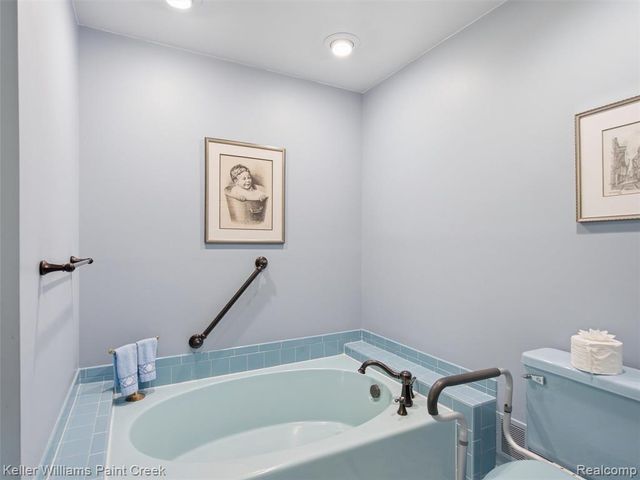 2950 Leyton Court, Rochester Hills, MI 48306