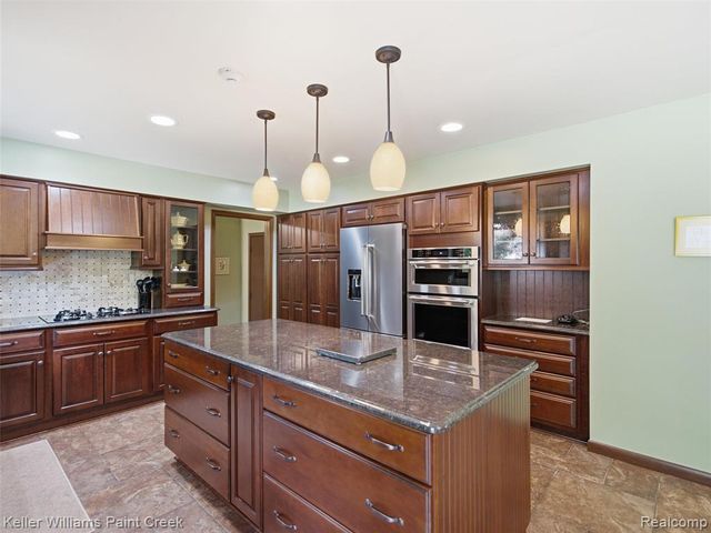 2950 Leyton Court, Rochester Hills, MI 48306
