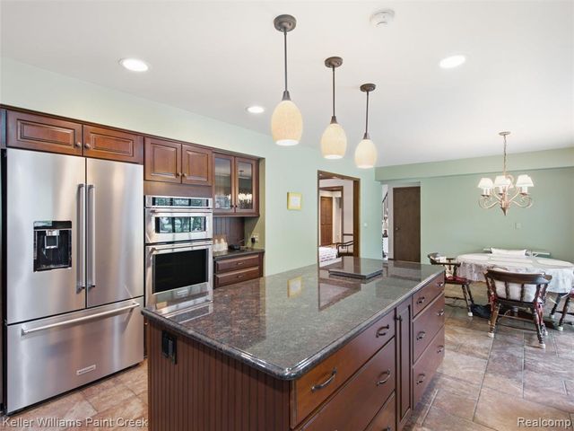 2950 Leyton Court, Rochester Hills, MI 48306