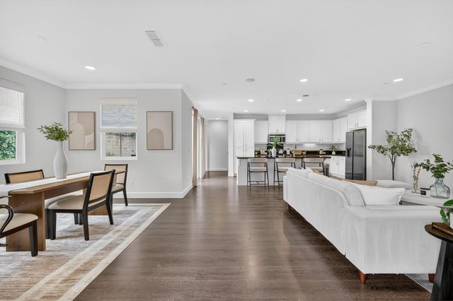 1533 Bonanza Ln, Folsom, CA 95630