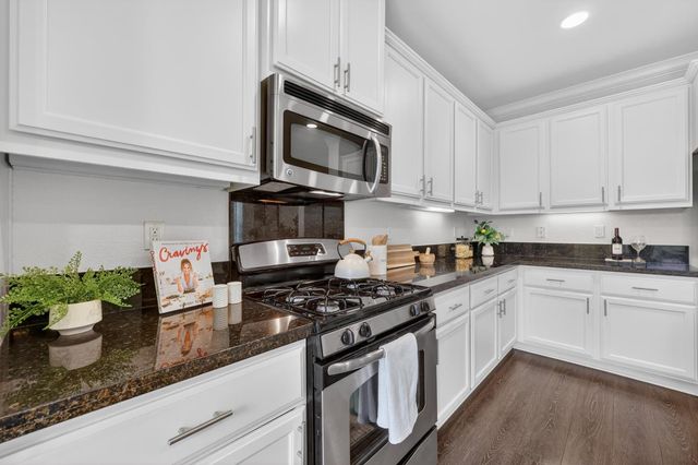 1533 Bonanza Ln, Folsom, CA 95630