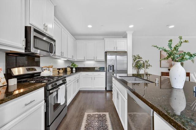 1533 Bonanza Ln, Folsom, CA 95630