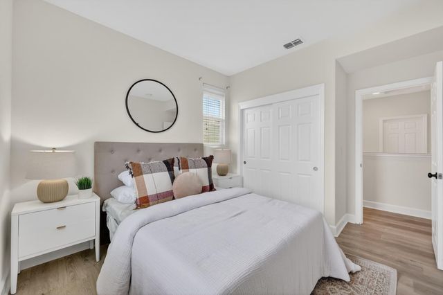 1533 Bonanza Ln, Folsom, CA 95630