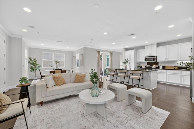 1533 Bonanza Ln, Folsom, CA 95630