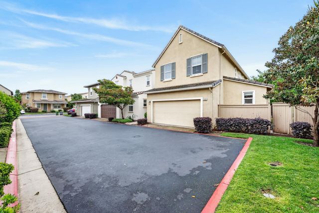 1533 Bonanza Ln, Folsom, CA 95630