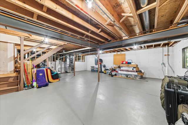1024 Lakewood Circle, Naperville, IL 60540