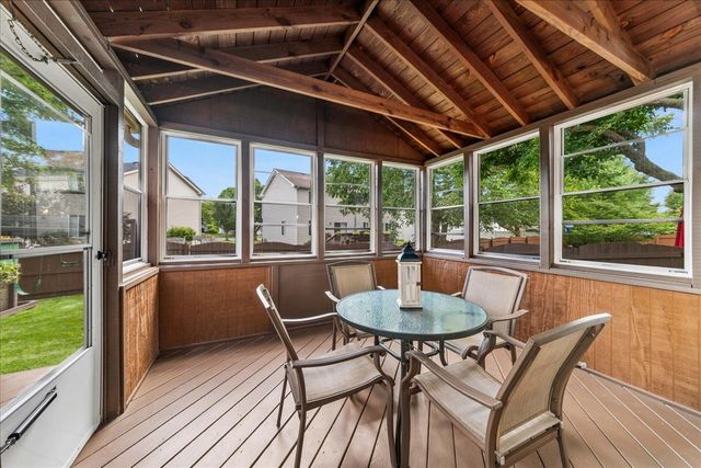 1024 Lakewood Circle, Naperville, IL 60540