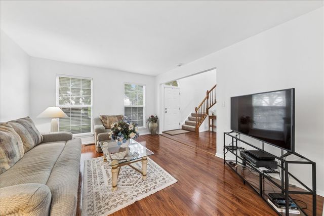 1024 Lakewood Circle, Naperville, IL 60540