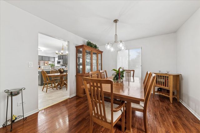 1024 Lakewood Circle, Naperville, IL 60540